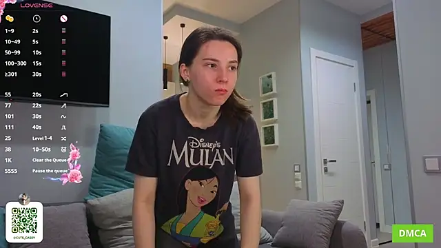 DonnaBurkee online show from 11/06/25, 04:13