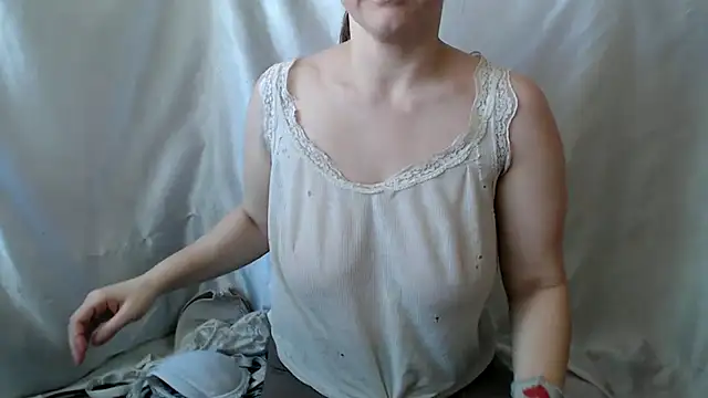 Burberrry  online show from 03/07/25, 08:02