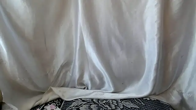 Burberrry  online show from 03/08/25, 12:52