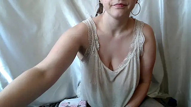 Burberrry  online show from 03/09/25, 12:53