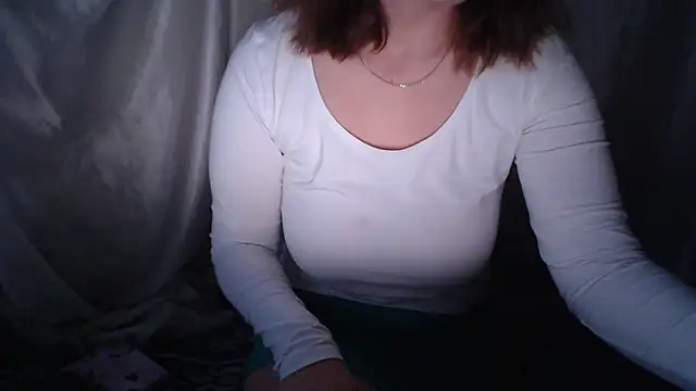 Burberrry  online show from 11/10/25, 03:00