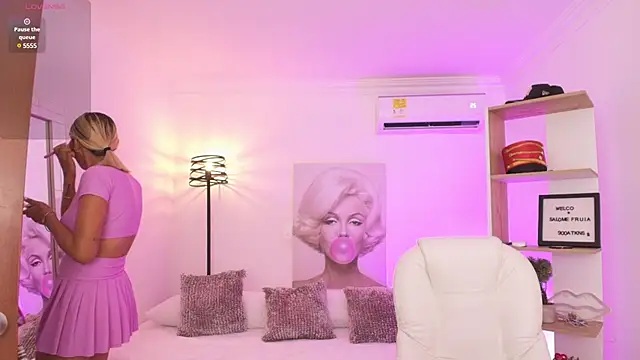 SALOOMEE   online show from 02/05/25, 11:55