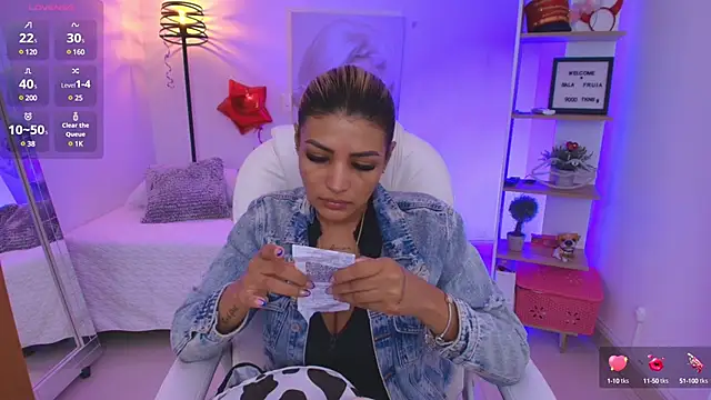 SALOOMEE   online show from 03/08/25, 11:05