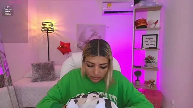 SALOOMEE   online show from 03/11/25, 11:01