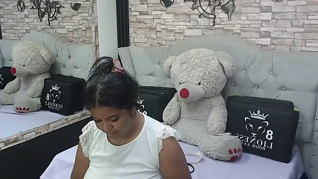 Snapshot of sia_cavad chatting on 02/28/25, 01:03 sia cavad online show from 02/28/25, 01:03