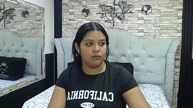 Snapshot of sia_cavad chatting on 10/01/25, 12:33 sia cavad online show from 10/01/25, 12:33