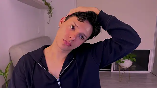 Snapshot of Alexxblue chatting on 11/08/25, 04:12 Alexxblue online show from 11/08/25, 04:12