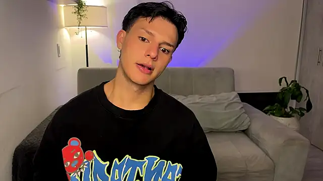 Snapshot of Alexxblue chatting on 11/20/25, 04:23 Alexxblue online show from 11/20/25, 04:23