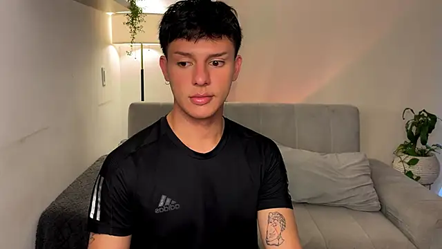 Snapshot of Alexxblue chatting on 11/20/25, 09:36 Alexxblue online show from 11/20/25, 09:36