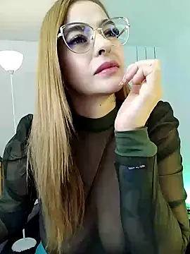 Alessandra Schmoll online show from 03/17/25, 12:46