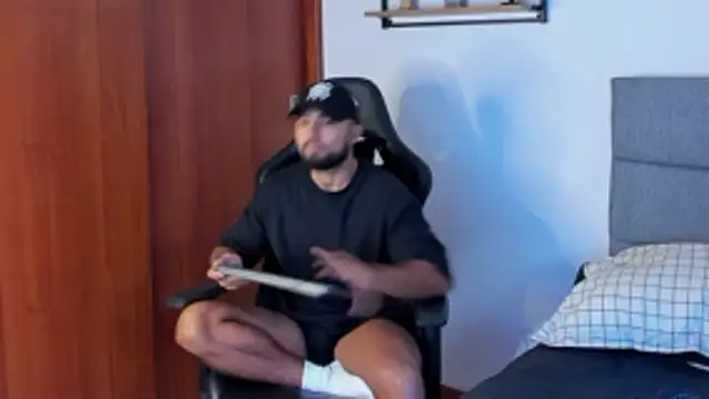 ethaanjones online show from 10/13/25, 09:04