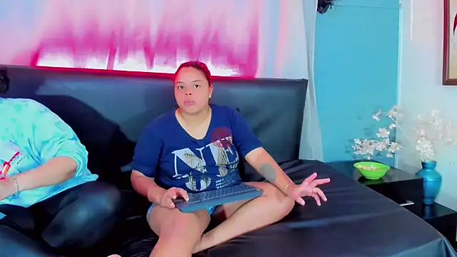 Snapshot of brunnette_hot chatting on 02/18/25, 11:11 brunnette hot online show from 02/18/25, 11:11