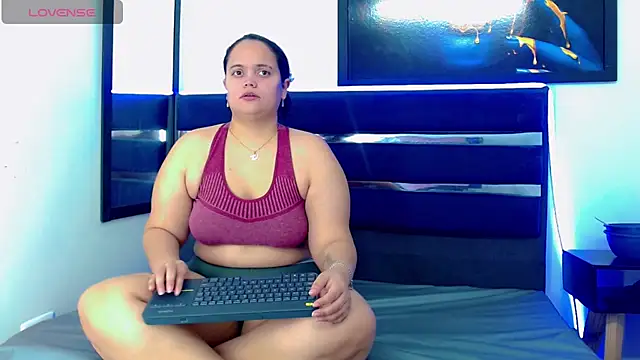 Snapshot of brunnette_hot chatting on 09/16/25, 11:11 brunnette hot online show from 09/16/25, 11:11
