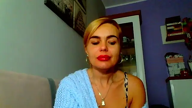 Snapshot of DESIREjenny chatting on 12/02/24, 09:24 DESIREjenny online show from 12/02/24, 09:24