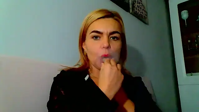 Snapshot of DESIREjenny chatting on 12/09/24, 12:19 DESIREjenny online show from 12/09/24, 12:19