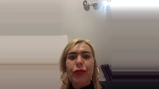 Snapshot of DESIREjenny chatting on 12/28/24, 12:13 DESIREjenny online show from 12/28/24, 12:13