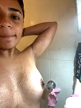 Snapshot of pamell_col chatting on 10/21/25, 01:45 pamell col online show from 10/21/25, 01:45