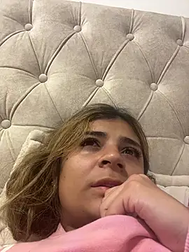 Snapshot of pamell_col chatting on 11/01/25, 02:35 pamell col online show from 11/01/25, 02:35