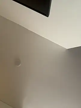 Snapshot of pamell_col chatting on 11/14/25, 12:15 pamell col online show from 11/14/25, 12:15