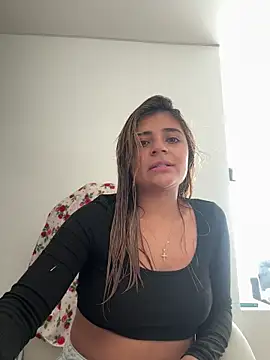 Snapshot of pamell_col chatting on 11/16/25, 02:11 pamell col online show from 11/16/25, 02:11