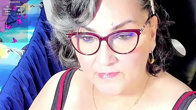 Snapshot of cataleya_mom chatting on 10/06/25, 03:48 cataleya mom online show from 10/06/25, 03:48