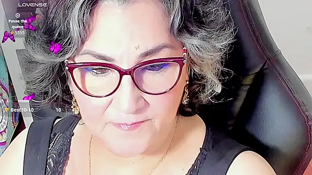 Snapshot of cataleya_mom chatting on 10/13/25, 03:39 cataleya mom online show from 10/13/25, 03:39