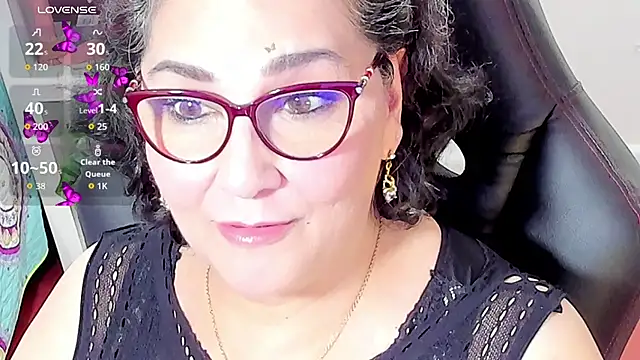 Snapshot of cataleya_mom chatting on 10/19/25, 04:13 cataleya mom online show from 10/19/25, 04:13