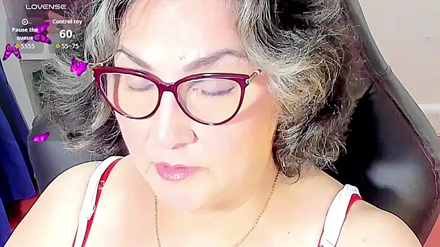 Snapshot of cataleya_mom chatting on 11/04/25, 02:43 cataleya mom online show from 11/04/25, 02:43