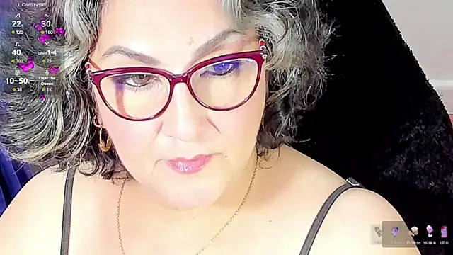 Snapshot of cataleya_mom chatting on 11/10/25, 10:09 cataleya mom online show from 11/10/25, 10:09