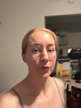 Snapshot of ketarisenup chatting on 09/22/25, 02:24 ketarisenup online show from 09/22/25, 02:24