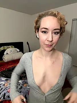 Snapshot of ketarisenup chatting on 11/17/25, 12:49 ketarisenup online show from 11/17/25, 12:49