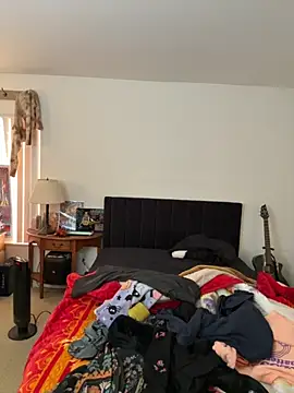 Snapshot of ketarisenup chatting on 11/17/25, 01:06 ketarisenup online show from 11/17/25, 01:06