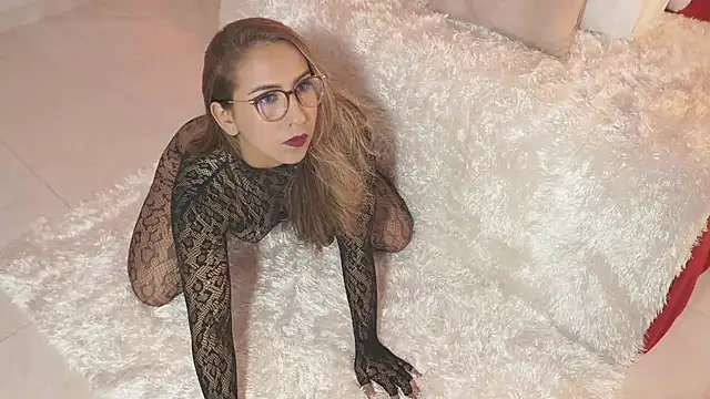 Sofia Cooper  online show from 10/10/25, 07:46