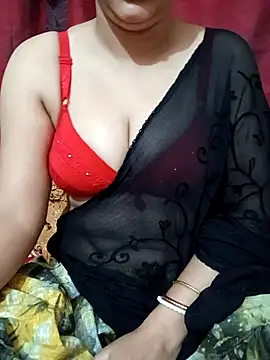 Snapshot of Priya_Boudi chatting on 03/11/25, 07:47 Priya Boudi online show from 03/11/25, 07:47
