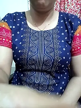 Snapshot of Priya_Boudi chatting on 10/16/25, 06:09 Priya Boudi online show from 10/16/25, 06:09