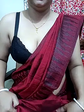 Snapshot of Priya_Boudi chatting on 10/26/25, 06:36 Priya Boudi online show from 10/26/25, 06:36