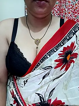 Snapshot of Priya_Boudi chatting on 10/29/25, 06:42 Priya Boudi online show from 10/29/25, 06:42