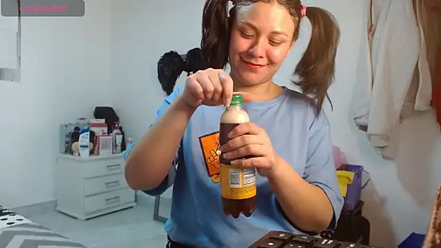 soniafuckboobs online show from 10/06/25, 12:35