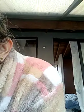 Chantal hott online show from 10/28/25, 04:42