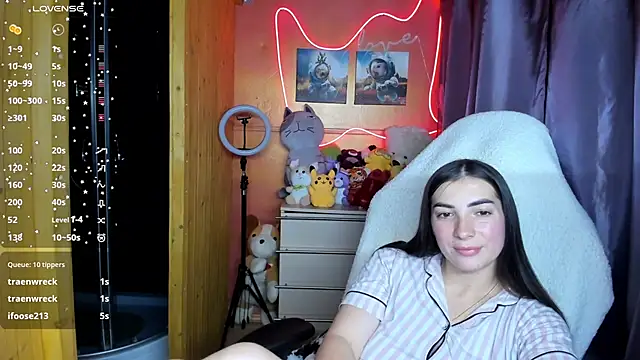 Fiery Brunette  online show from 09/22/25, 04:31