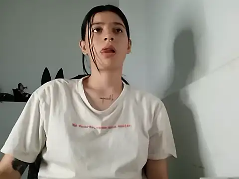 Mia foster1 online show from 02/18/25, 02:38