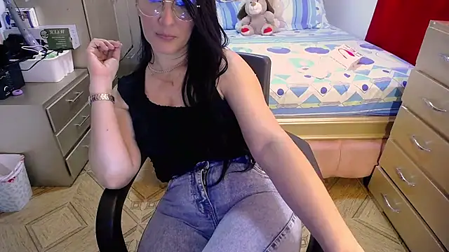 Snapshot of BitterMomXxx chatting on 02/26/25, 03:41 BitterMomXxx online show from 02/26/25, 03:41