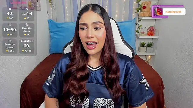 HazzelGray online show from 10/26/25, 04:02