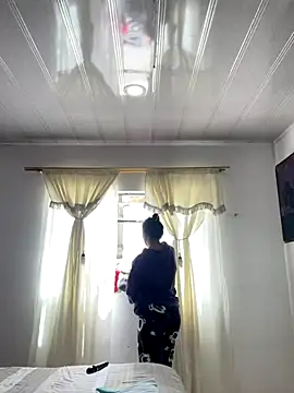 hannahb-e online show from 10/18/25, 04:08