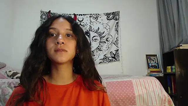 Snapshot of AlinaWoolf_ chatting on 01/11/25, 02:41 AlinaWoolf online show from 01/11/25, 02:41
