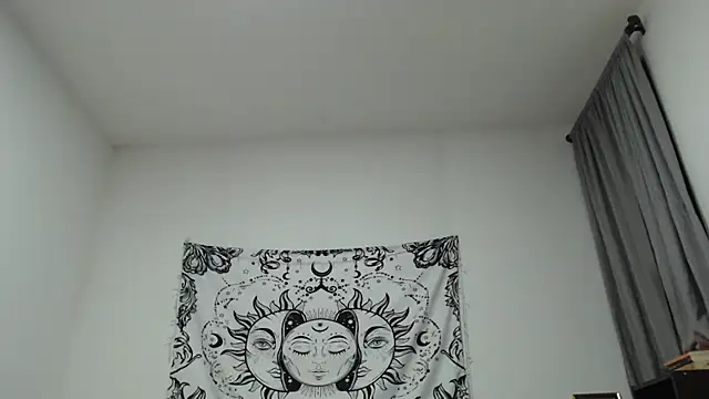 Snapshot of AlinaWoolf_ chatting on 01/24/25, 04:27 AlinaWoolf online show from 01/24/25, 04:27