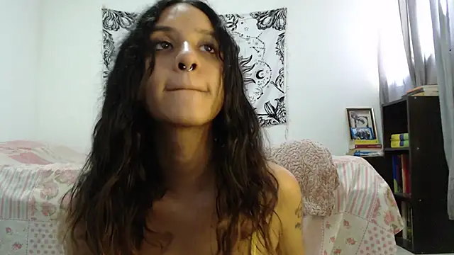 Snapshot of AlinaWoolf_ chatting on 01/28/25, 05:00 AlinaWoolf online show from 01/28/25, 05:00