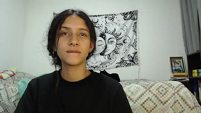 Snapshot of AlinaWoolf_ chatting on 03/06/25, 04:30 AlinaWoolf online show from 03/06/25, 04:30