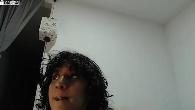 Snapshot of AlinaWoolf_ chatting on 09/15/25, 03:06 AlinaWoolf online show from 09/15/25, 03:06