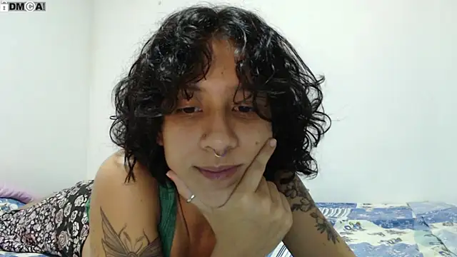Snapshot of AlinaWoolf_ chatting on 09/29/25, 03:55 AlinaWoolf online show from 09/29/25, 03:55